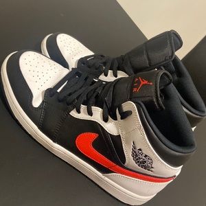 Jordan 1 Mid Black Chile Red White